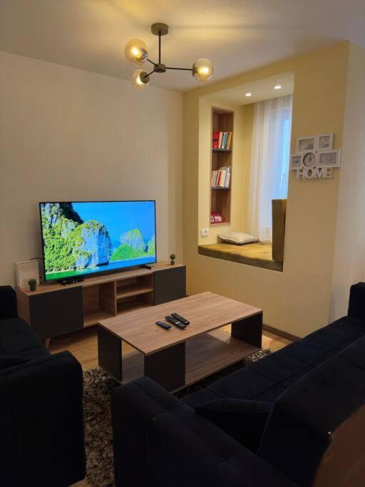 Ora-Prn,Peaceful Central Apartment Prishtinë Ngoại thất bức ảnh
