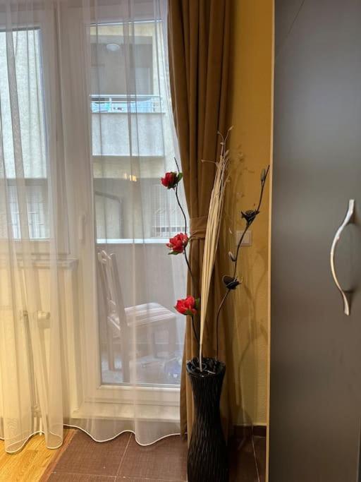 Ora-Prn,Peaceful Central Apartment Prishtinë Ngoại thất bức ảnh